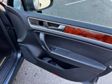 Used 2012 Volkswagen Touareg TDI image 6