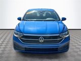 Used 2022 Volkswagen Jetta SE image 2
