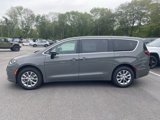 New 2025 Chrysler Pacifica Select image 3