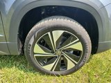 New 2024 Volkswagen Taos SE image 3