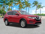 Used 2017 Nissan Rogue SV image 2