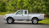 Used 2001 Nissan Frontier SE image 4