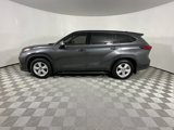 Used 2022 Toyota Highlander L image 2