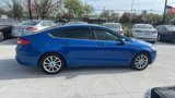 Used 2017 Ford Fusion SE w/ Fusion SE Technology Package image 4
