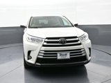 Used 2018 Toyota Highlander XLE image 2