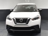 Used 2018 Nissan Kicks S image 2