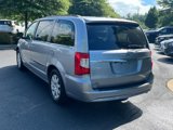 Used 2016 Chrysler Town & Country Touring image 5
