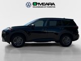 Used 2023 Nissan Rogue S image 2