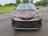Used 2022 Toyota Sienna LE image 2
