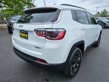 Used 2024 Jeep Compass Latitude image 3