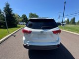 Used 2018 Toyota Highlander SE image 6