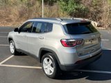 Used 2022 Jeep Compass Latitude image 3