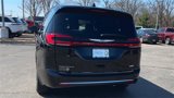 New 2025 Chrysler Pacifica Select image 6