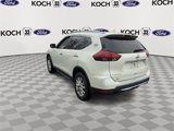 Used 2018 Nissan Rogue SV image 4