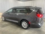 Used 2017 Chrysler Pacifica Touring-L image 5