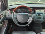 Used 2008 Lincoln Town Car Signature Limited image 4