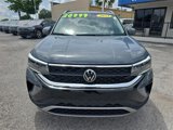 Used 2023 Volkswagen Taos SE w/ Panoramic Sunroof Package image 2