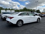 New 2025 Hyundai Elantra SE image 4