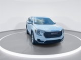 Used 2024 GMC Terrain SLE image 3