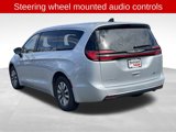 Used 2023 Chrysler Pacifica Touring-L image 5