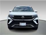 Used 2024 Volkswagen Taos SE image 2
