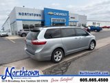 Used 2015 Toyota Sienna LE image 5