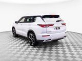 Used 2022 Mitsubishi Outlander SE image 3
