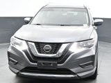 Used 2018 Nissan Rogue SV image 2