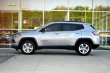 Used 2023 Jeep Compass Latitude image 4