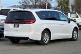 New 2025 Chrysler Pacifica Select image 5