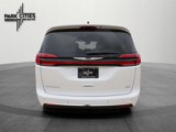 New 2025 Chrysler Pacifica Select image 4