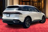 Used 2025 Lincoln Nautilus Premier w/ Equipment Group 102A image 6