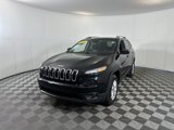 Used 2018 Jeep Cherokee Latitude w/ Cold Weather Group image 2