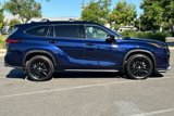 Used 2023 Toyota Highlander XSE image 3