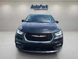 Used 2023 Chrysler Pacifica Touring-L image 2