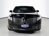 Used 2018 Lincoln MKT AWD image 2