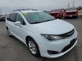 Used 2018 Chrysler Pacifica Touring-L Plus w/ Tire & Wheel Group image 2