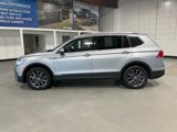 Used 2022 Volkswagen Tiguan SE image 2
