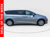 Used 2018 Chrysler Pacifica L image 2