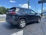 Used 2015 Jeep Cherokee Sport image 3