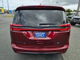 Used 2021 Chrysler Pacifica Limited w/ Uconnect Theater Family Group image 4