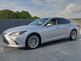 Used 2019 Lexus ES 300h Ultra Luxury image 3