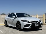 Used 2023 Toyota Camry SE image 2