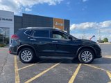 Used 2018 Nissan Rogue SV image 3