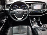 Used 2019 Toyota Highlander SE image 6