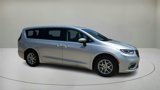Used 2023 Chrysler Pacifica Touring-L image 2