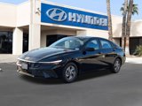 New 2024 Hyundai Elantra SE image 3