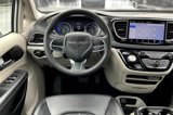Used 2024 Chrysler Pacifica Touring-L image 5