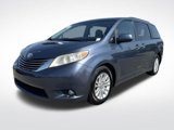 Used 2015 Toyota Sienna XLE image 1