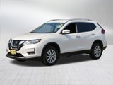 Used 2017 Nissan Rogue SV image 3